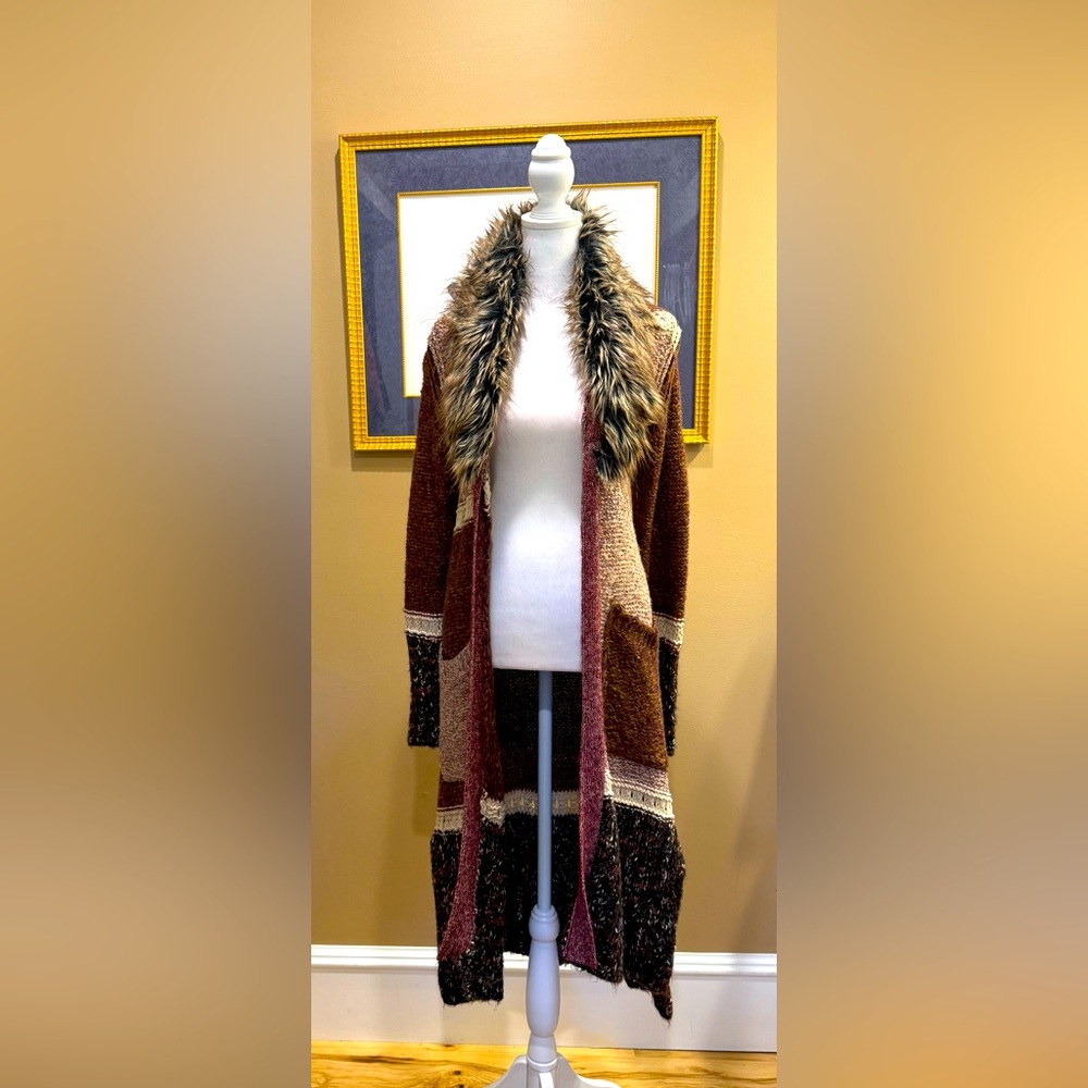 Angel Of The North Textured Knit Sweater with faux fur collar